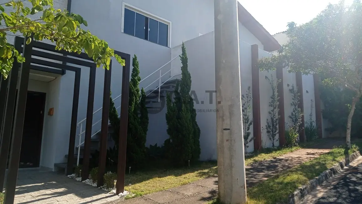 Casa de Condomínio com 3 quartos à venda, 170m2 em Chácaras Reunidas São Jorge, Sorocaba - SP - imagem 2 Foto 2 de Casa de Condomínio com 3 quartos à venda, 170m2 em Chácaras Reunidas São Jorge, Sorocaba - SP