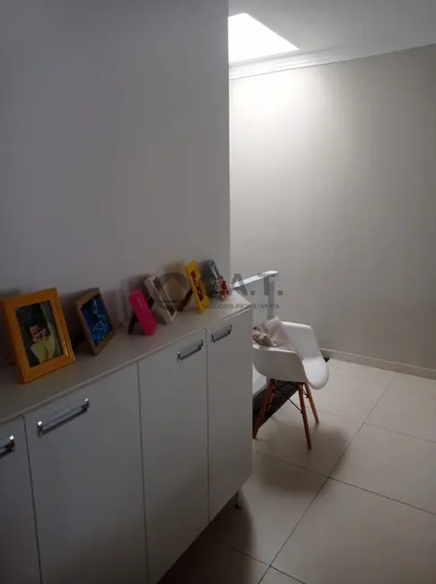 Casa de Condomínio com 3 quartos à venda, 170m2 em Chácaras Reunidas São Jorge, Sorocaba - SP - imagem 8 Foto 8 de Casa de Condomínio com 3 quartos à venda, 170m2 em Chácaras Reunidas São Jorge, Sorocaba - SP