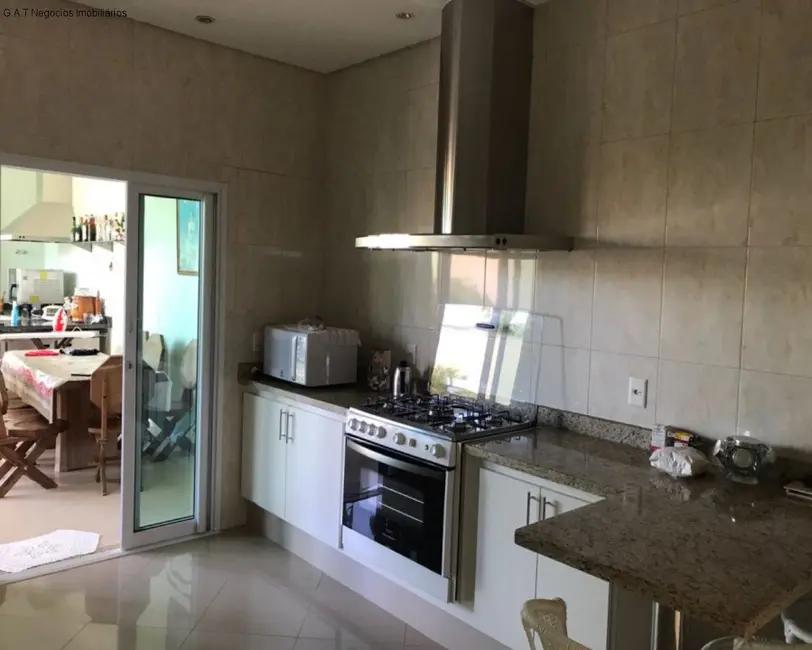 Casa de Condomínio com 3 quartos para alugar, 250m2 em Aparecidinha, Sorocaba - SP - imagem 4 Foto 4 de Casa de Condomínio com 3 quartos para alugar, 250m2 em Aparecidinha, Sorocaba - SP