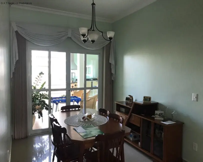 Casa de Condomínio com 3 quartos para alugar, 250m2 em Aparecidinha, Sorocaba - SP - imagem 7 Foto 7 de Casa de Condomínio com 3 quartos para alugar, 250m2 em Aparecidinha, Sorocaba - SP