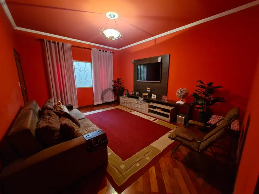 Casa com 3 quartos à venda, 224m2 em Jardim São Carlos, Sorocaba - SP - imagem 4 Foto 4 de Casa com 3 quartos à venda, 224m2 em Jardim São Carlos, Sorocaba - SP
