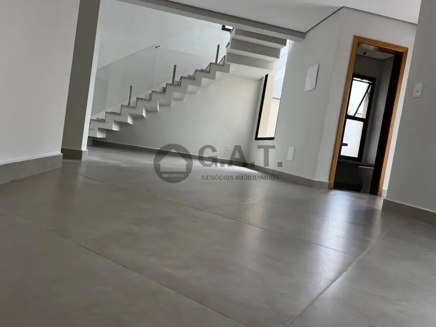 Casa de Condomínio com 3 quartos à venda, 211m2 em Cajuru do Sul, Sorocaba - SP - imagem 4 Foto 4 de Casa de Condomínio com 3 quartos à venda, 211m2 em Cajuru do Sul, Sorocaba - SP
