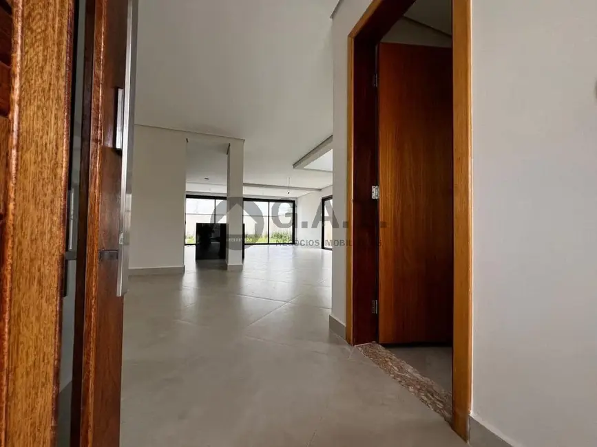 Casa de Condomínio com 3 quartos à venda, 211m2 em Cajuru do Sul, Sorocaba - SP - imagem 5 Foto 5 de Casa de Condomínio com 3 quartos à venda, 211m2 em Cajuru do Sul, Sorocaba - SP