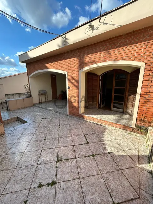 Foto 3 de Casa com 4 quartos para alugar, 350m2 em Vila Hortência, Sorocaba - SP