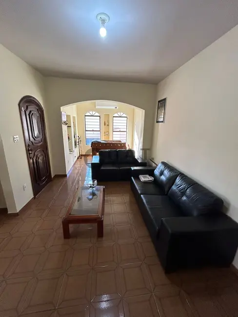 Foto 9 de Casa com 4 quartos para alugar, 350m2 em Vila Hortência, Sorocaba - SP