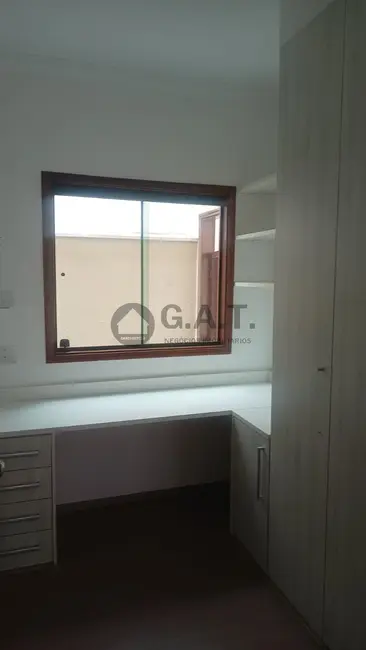 Casa de Condomínio com 3 quartos à venda, 165m2 em Chácaras Reunidas São Jorge, Sorocaba - SP - imagem 6 Foto 6 de Casa de Condomínio com 3 quartos à venda, 165m2 em Chácaras Reunidas São Jorge, Sorocaba - SP