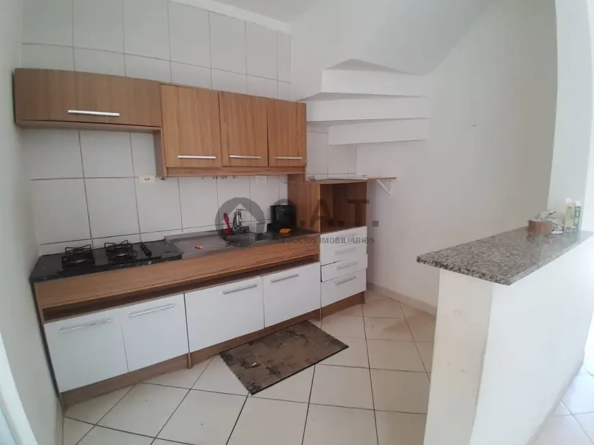 Foto 2 de Casa com 2 quartos para alugar, 70m2 em Jardim Astro, Sorocaba - SP