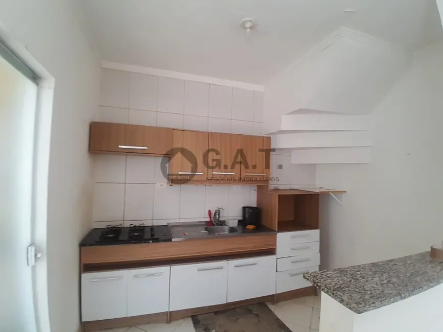 Foto 1 de Casa com 2 quartos para alugar, 70m2 em Jardim Astro, Sorocaba - SP