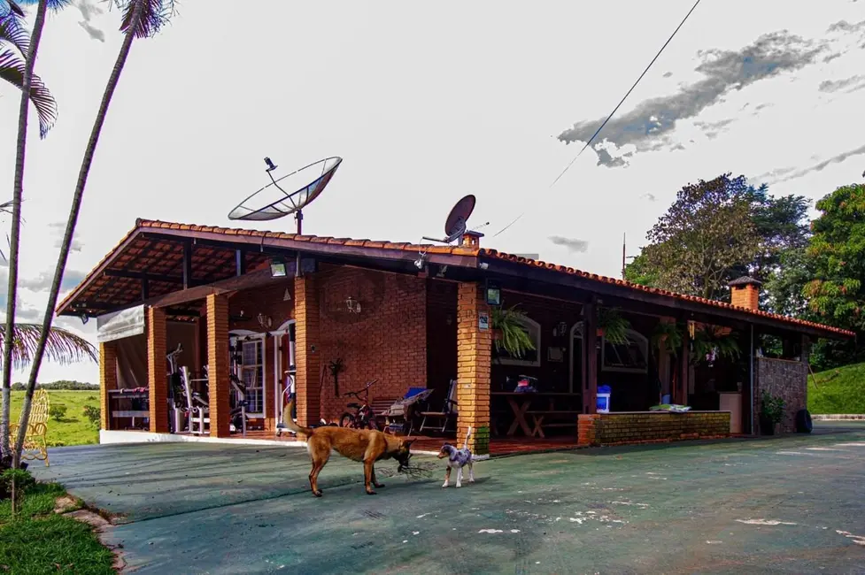 Chácara com 2 quartos à venda, 446m2 em Aparecidinha, Sorocaba - SP - imagem 4 Foto 4 de Chácara com 2 quartos à venda, 446m2 em Aparecidinha, Sorocaba - SP