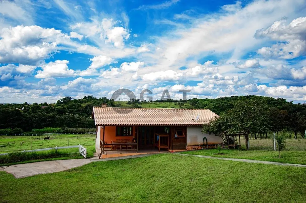 Chácara com 2 quartos à venda, 446m2 em Aparecidinha, Sorocaba - SP - imagem 9 Foto 9 de Chácara com 2 quartos à venda, 446m2 em Aparecidinha, Sorocaba - SP