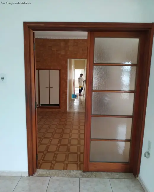 Casa com 4 quartos à venda, 400m2 em Vila Trujillo, Sorocaba - SP - imagem 3 Foto 3 de Casa com 4 quartos à venda, 400m2 em Vila Trujillo, Sorocaba - SP