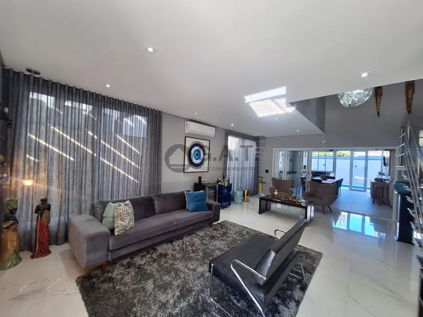 Casa de Condomínio com 3 quartos à venda, 350m2 em Jardim Residencial Chácara Ondina, Sorocaba - SP - imagem 5 Foto 5 de Casa de Condomínio com 3 quartos à venda, 350m2 em Jardim Residencial Chácara Ondina, Sorocaba - SP