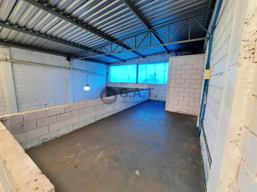 Foto 3 de Armazém / Galpão à venda, 235m2 em Jardim Tulipas, Sorocaba - SP