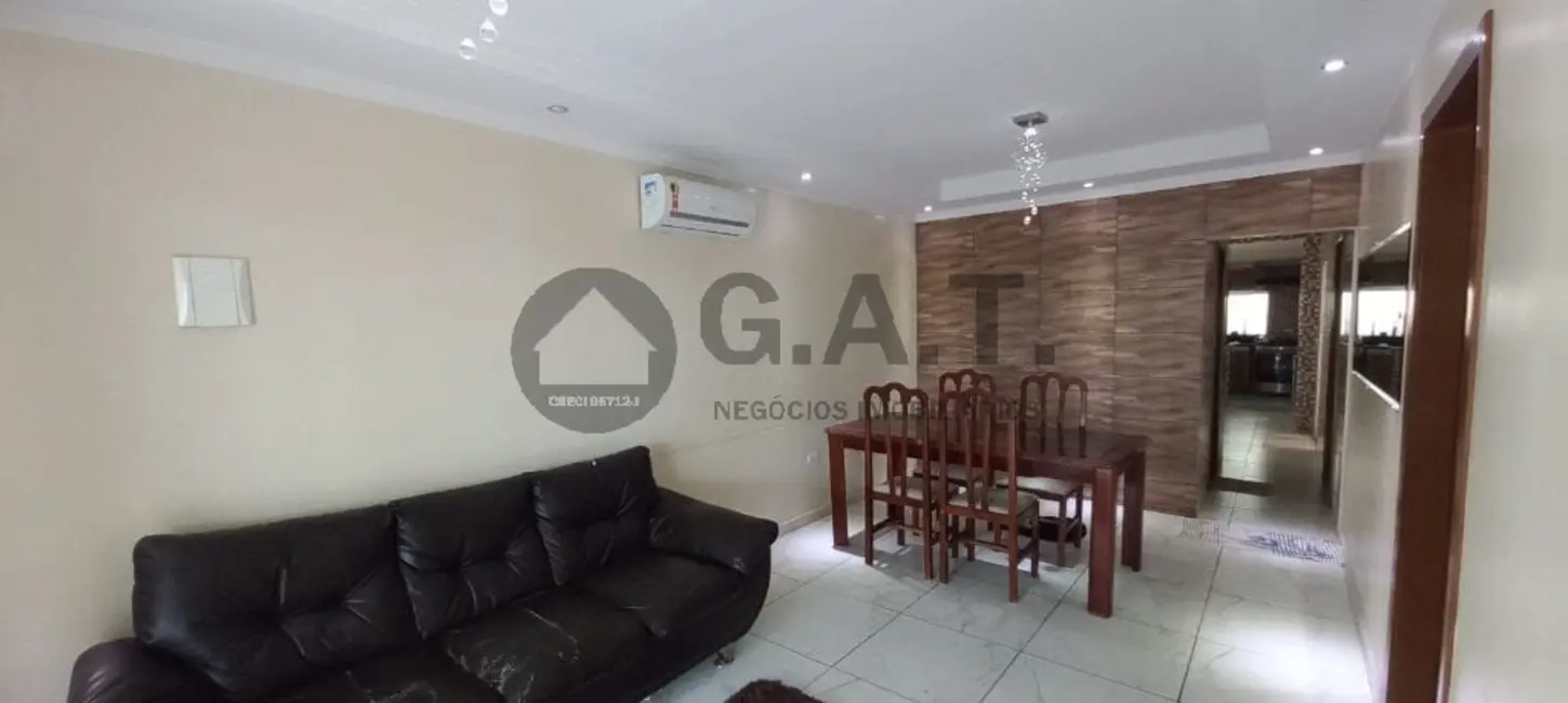 Casa com 5 quartos à venda, 179m2 em Vila Carvalho, Sorocaba - SP - imagem 3 Foto 3 de Casa com 5 quartos à venda, 179m2 em Vila Carvalho, Sorocaba - SP