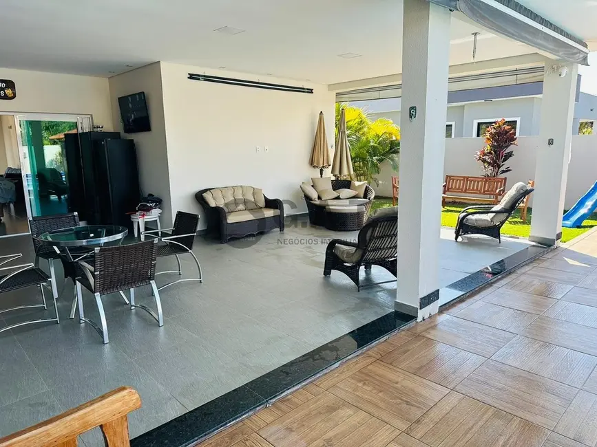 Foto 4 de Casa de Condomínio com 3 quartos à venda, 280m2 em Aracoiaba Da Serra - SP