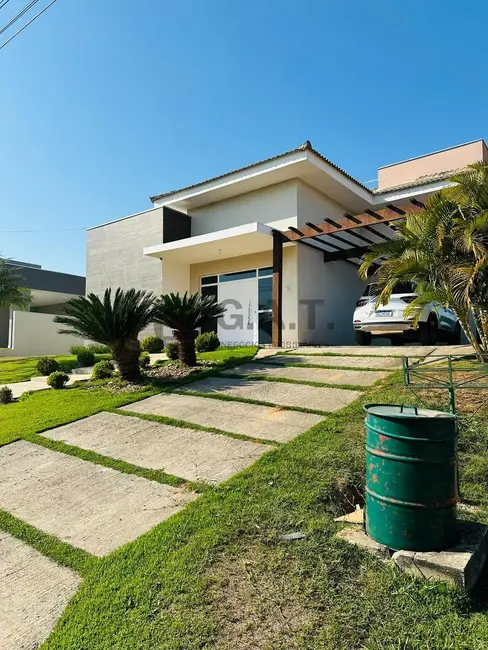 Foto 1 de Casa de Condomínio com 3 quartos à venda, 280m2 em Aracoiaba Da Serra - SP