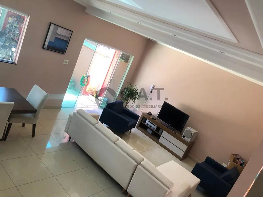 Casa com 3 quartos à venda, 136m2 em Jardim Wanel Ville V, Sorocaba - SP - imagem 3 Foto 3 de Casa com 3 quartos à venda, 136m2 em Jardim Wanel Ville V, Sorocaba - SP