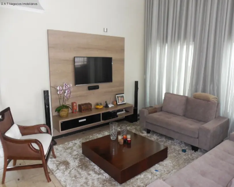 Foto 3 de Casa de Condomínio com 3 quartos à venda, 420m2 em Aparecidinha, Sorocaba - SP