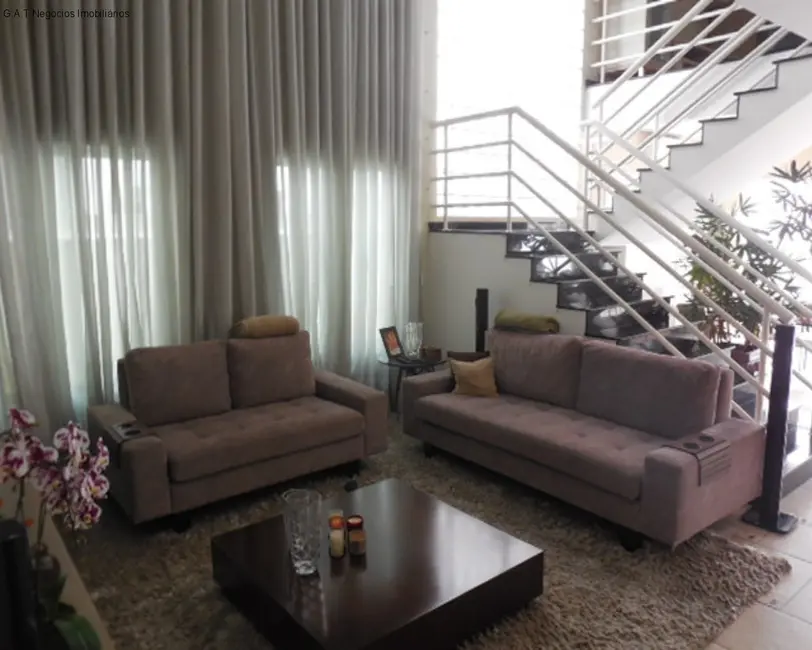 Foto 2 de Casa de Condomínio com 3 quartos à venda, 420m2 em Aparecidinha, Sorocaba - SP