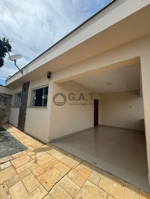 Foto 3 de Casa com 3 quartos para alugar, 140m2 em Jardim Vera Cruz, Sorocaba - SP
