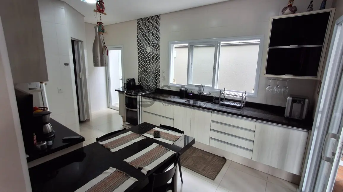 Foto 6 de Casa de Condomínio com 3 quartos à venda, 180m2 em Vossoroca, Votorantim - SP