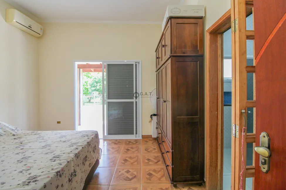 Foto 8 de Casa de Condomínio com 3 quartos à venda, 270m2 em Aracoiaba Da Serra - SP