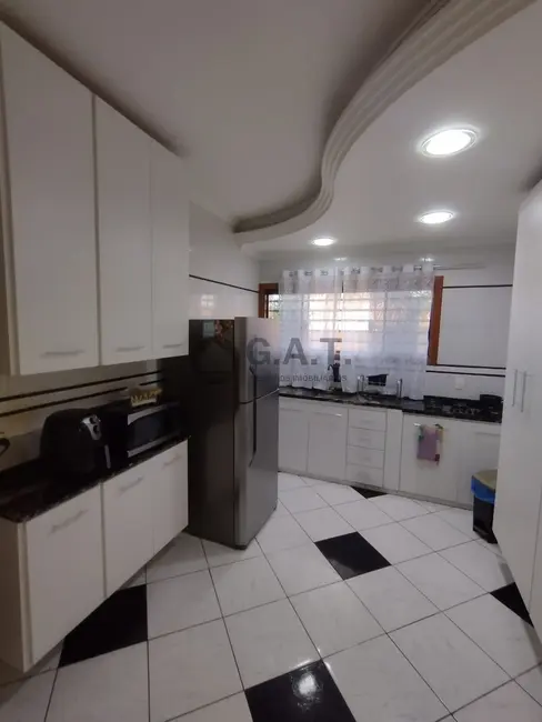 Foto 1 de Casa com 4 quartos à venda, 238m2 em Vila Hortência, Sorocaba - SP