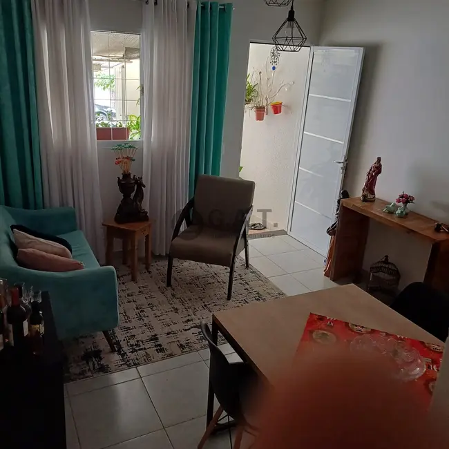 Foto 2 de Casa com 2 quartos à venda, 67m2 em Vila Hortência, Sorocaba - SP