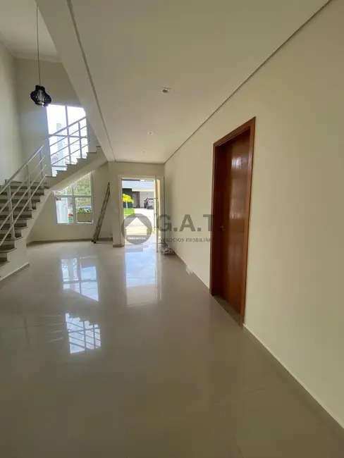 Casa de Condomínio com 3 quartos à venda, 215m2 em Chácaras Reunidas São Jorge, Sorocaba - SP - imagem 8 Foto 8 de Casa de Condomínio com 3 quartos à venda, 215m2 em Chácaras Reunidas São Jorge, Sorocaba - SP