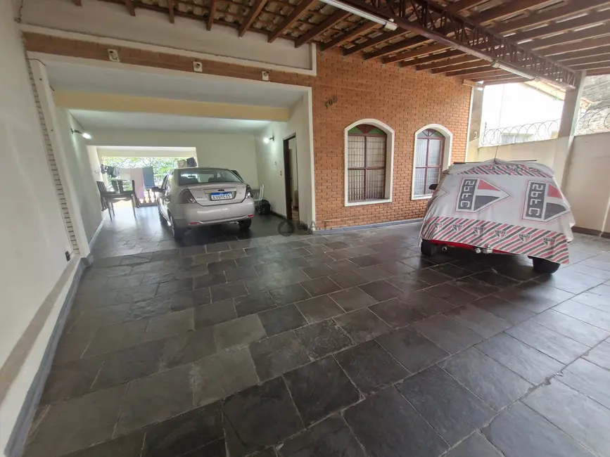 Casa com 3 quartos à venda, 200m2 em Vila São Caetano, Sorocaba - SP - imagem 2 Foto 2 de Casa com 3 quartos à venda, 200m2 em Vila São Caetano, Sorocaba - SP