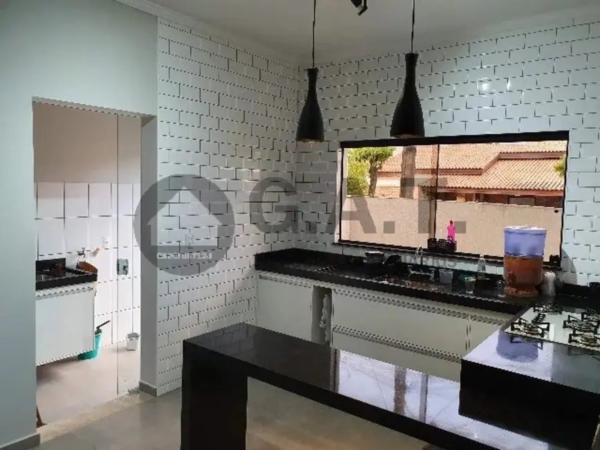 Foto 2 de Casa de Condomínio com 3 quartos à venda, 200m2 em Iporanga, Sorocaba - SP