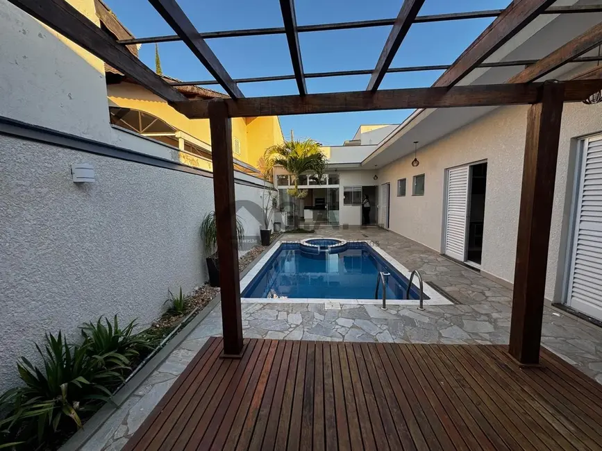 Casa de Condomínio com 3 quartos à venda, 140m2 em Sorocaba - SP - imagem 5 Foto 5 de Casa de Condomínio com 3 quartos à venda, 140m2 em Sorocaba - SP