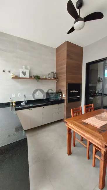 Casa de Condomínio com 3 quartos à venda, 146m2 em Cajuru do Sul, Sorocaba - SP - imagem 5 Foto 5 de Casa de Condomínio com 3 quartos à venda, 146m2 em Cajuru do Sul, Sorocaba - SP