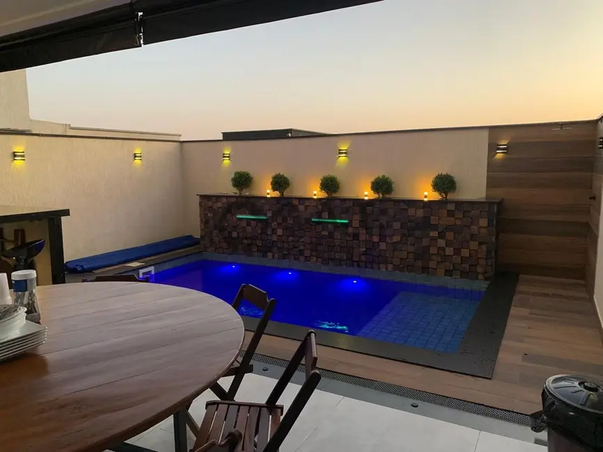 Casa de Condomínio com 3 quartos à venda, 200m2 em Horto Florestal, Sorocaba - SP - imagem 1 Foto 1 de Casa de Condomínio com 3 quartos à venda, 200m2 em Horto Florestal, Sorocaba - SP