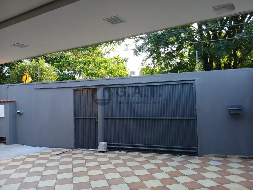 Casa com 4 quartos à venda, 220m2 em Jardim São Carlos, Sorocaba - SP - imagem 3 Foto 3 de Casa com 4 quartos à venda, 220m2 em Jardim São Carlos, Sorocaba - SP