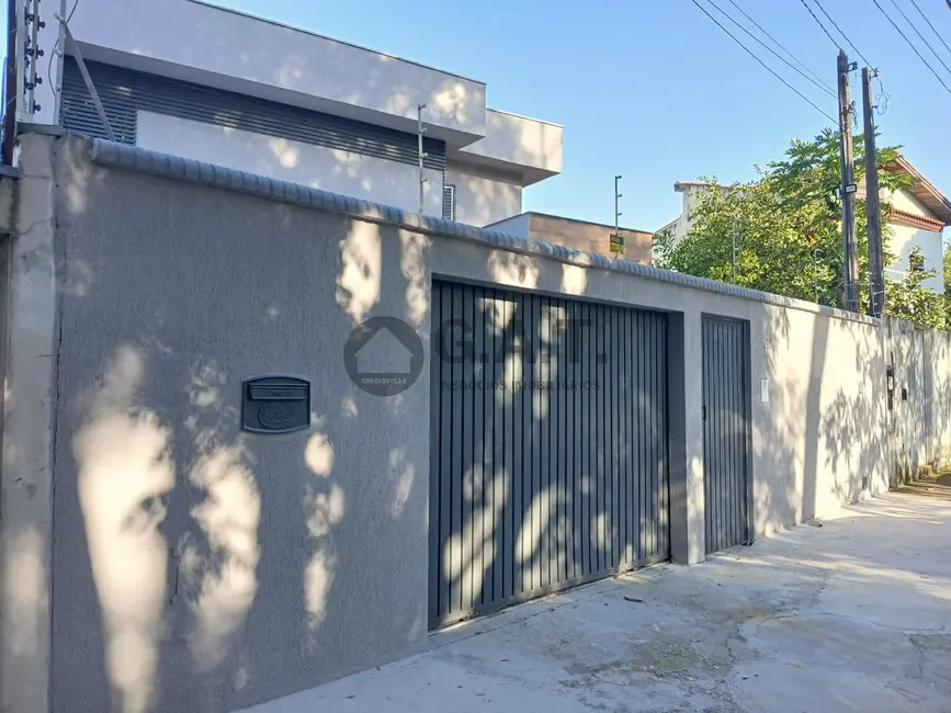 Foto 2 de Casa com 4 quartos à venda, 220m2 em Jardim São Carlos, Sorocaba - SP