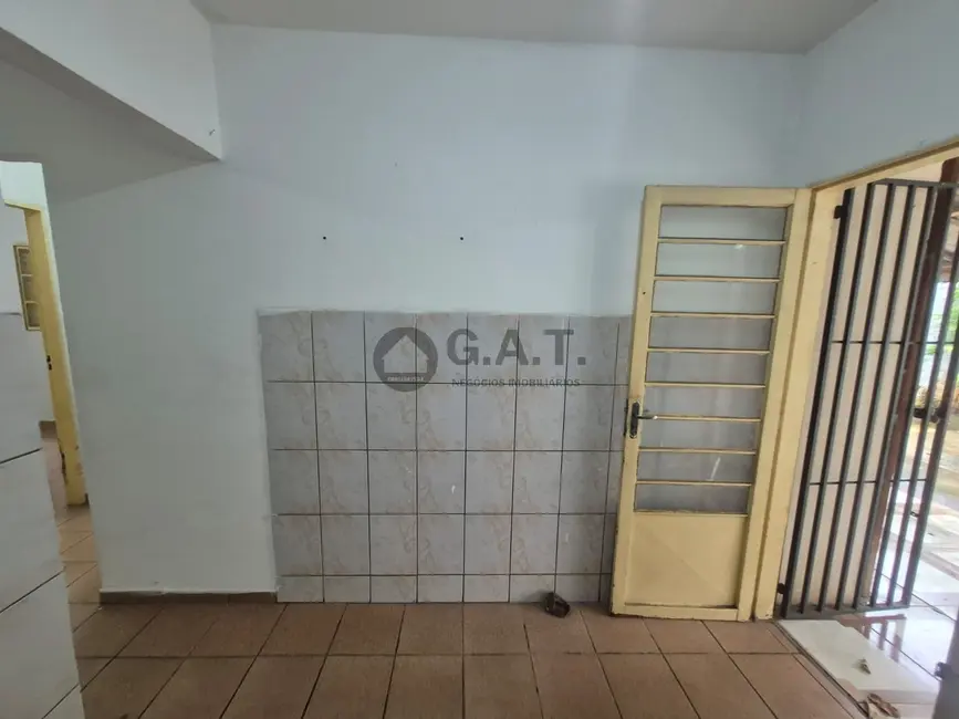 Casa com 2 quartos para alugar, 60m2 em Vila Eros, Sorocaba - SP - imagem 7 Foto 7 de Casa com 2 quartos para alugar, 60m2 em Vila Eros, Sorocaba - SP