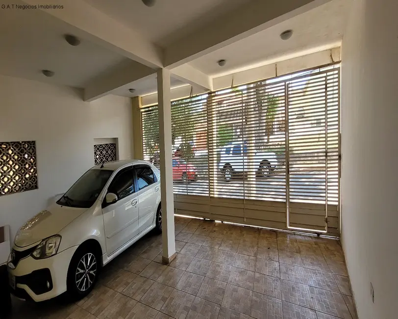 Casa com 5 quartos para alugar, 270m2 em Vila Hortência, Sorocaba - SP - imagem 5 Foto 5 de Casa com 5 quartos para alugar, 270m2 em Vila Hortência, Sorocaba - SP