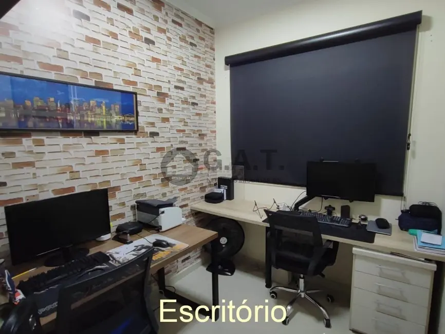 Casa de Condomínio com 3 quartos à venda, 250m2 em Chácaras Reunidas São Jorge, Sorocaba - SP - imagem 6 Foto 6 de Casa de Condomínio com 3 quartos à venda, 250m2 em Chácaras Reunidas São Jorge, Sorocaba - SP