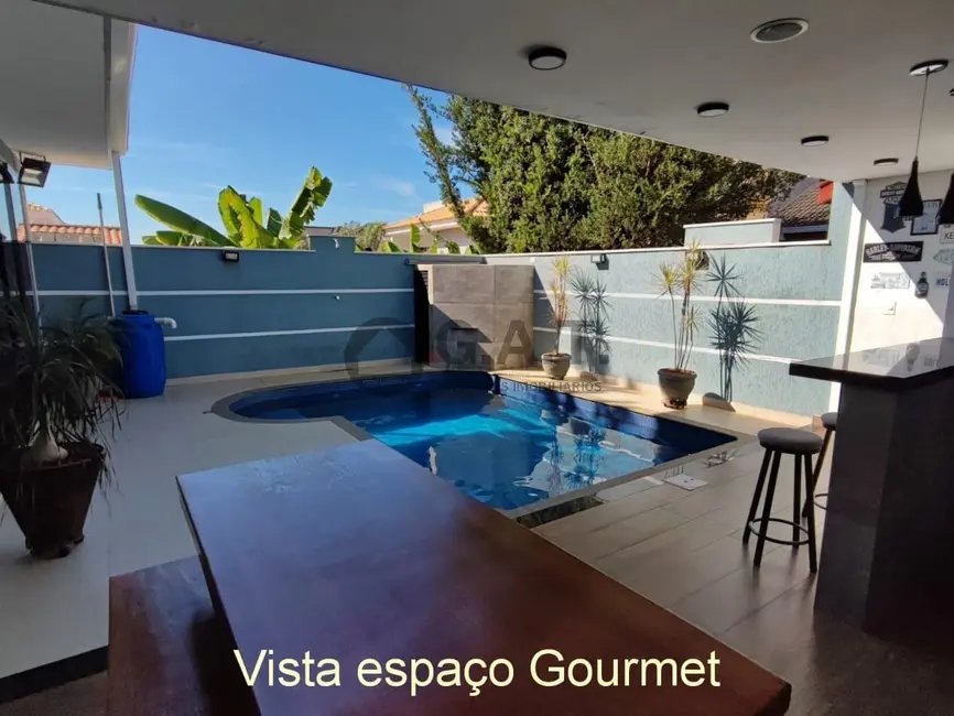 Casa de Condomínio com 3 quartos à venda, 250m2 em Chácaras Reunidas São Jorge, Sorocaba - SP - imagem 9 Foto 9 de Casa de Condomínio com 3 quartos à venda, 250m2 em Chácaras Reunidas São Jorge, Sorocaba - SP