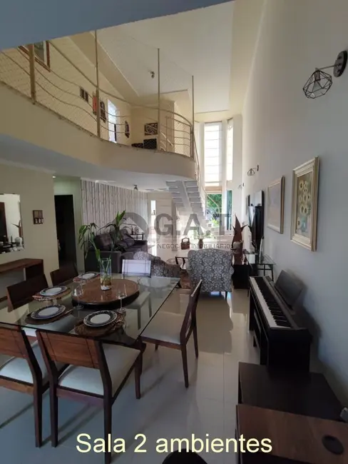 Casa de Condomínio com 3 quartos à venda, 250m2 em Chácaras Reunidas São Jorge, Sorocaba - SP - imagem 4 Foto 4 de Casa de Condomínio com 3 quartos à venda, 250m2 em Chácaras Reunidas São Jorge, Sorocaba - SP