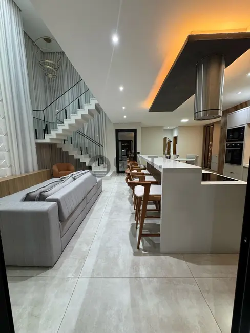 Casa de Condomínio com 3 quartos à venda, 270m2 em Cajuru do Sul, Sorocaba - SP - imagem 2 Foto 2 de Casa de Condomínio com 3 quartos à venda, 270m2 em Cajuru do Sul, Sorocaba - SP