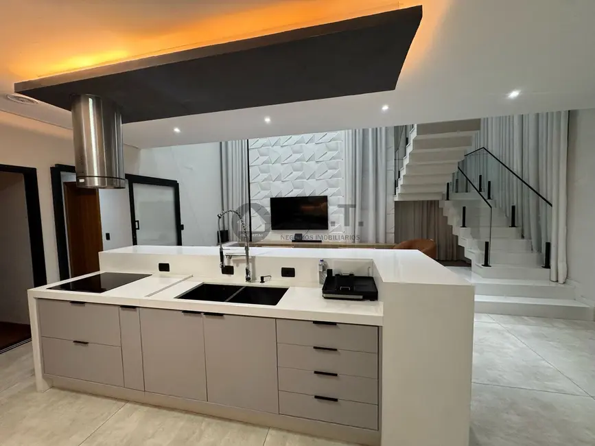 Casa de Condomínio com 3 quartos à venda, 270m2 em Cajuru do Sul, Sorocaba - SP - imagem 3 Foto 3 de Casa de Condomínio com 3 quartos à venda, 270m2 em Cajuru do Sul, Sorocaba - SP