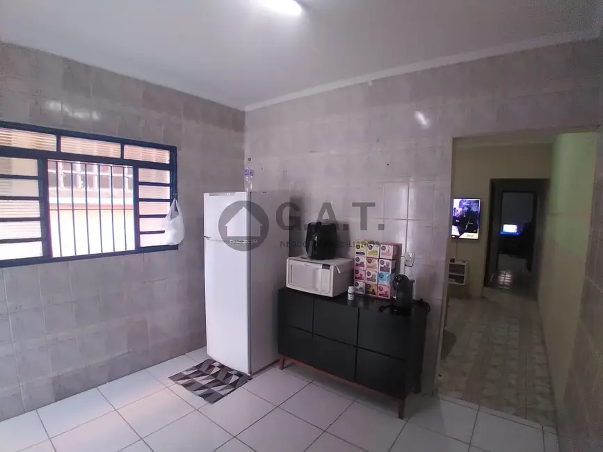 Casa com 2 quartos à venda, 125m2 em Jardim Maria Eugênia, Sorocaba - SP - imagem 3 Foto 3 de Casa com 2 quartos à venda, 125m2 em Jardim Maria Eugênia, Sorocaba - SP