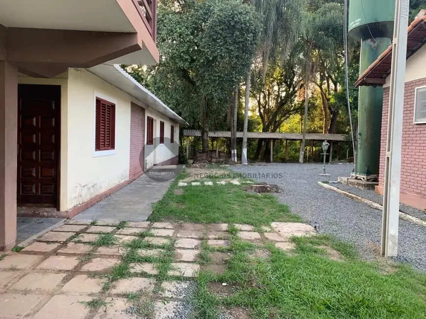 Chácara com 3 quartos para alugar, 10000m2 em Tatui - SP - imagem 3 Foto 3 de Chácara com 3 quartos para alugar, 10000m2 em Tatui - SP