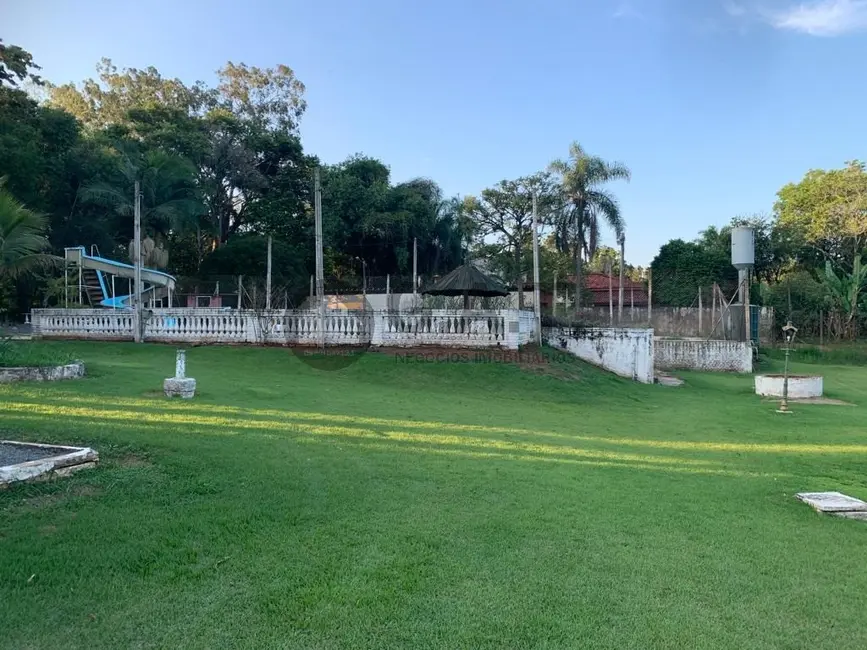 Chácara com 3 quartos para alugar, 10000m2 em Tatui - SP - imagem 5 Foto 5 de Chácara com 3 quartos para alugar, 10000m2 em Tatui - SP