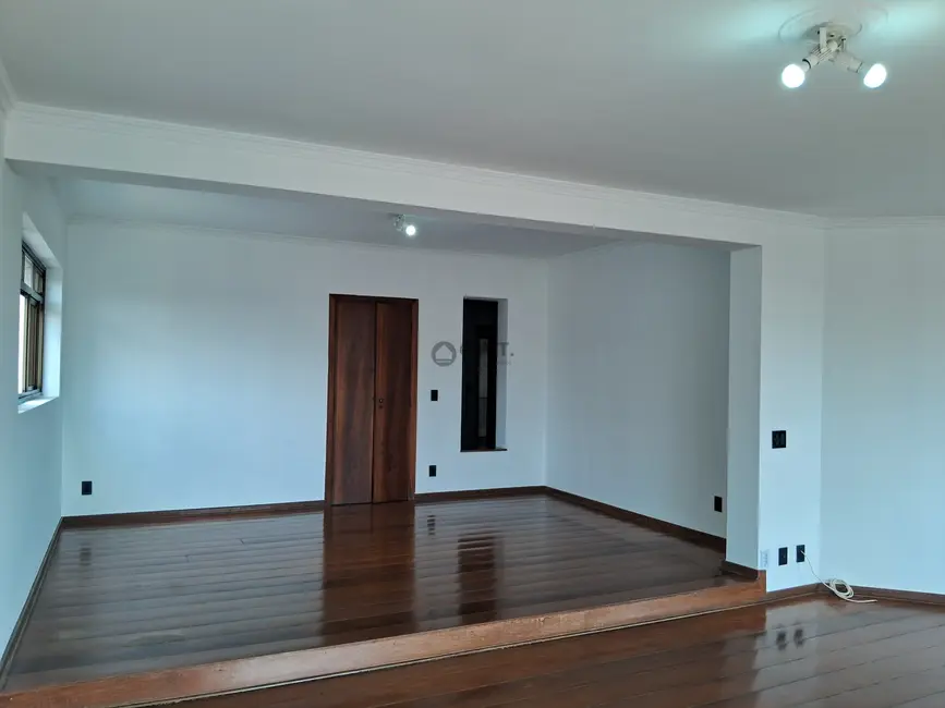 Apartamento com 3 quartos à venda, 210m2 em Centro, Sorocaba - SP - imagem 8 Foto 8 de Apartamento com 3 quartos à venda, 210m2 em Centro, Sorocaba - SP