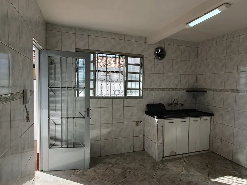 Casa com 4 quartos à venda, 180m2 em Parque São Bento, Sorocaba - SP - imagem 9 Foto 9 de Casa com 4 quartos à venda, 180m2 em Parque São Bento, Sorocaba - SP