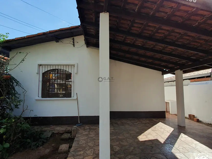 Casa com 4 quartos à venda, 180m2 em Parque São Bento, Sorocaba - SP - imagem 3 Foto 3 de Casa com 4 quartos à venda, 180m2 em Parque São Bento, Sorocaba - SP