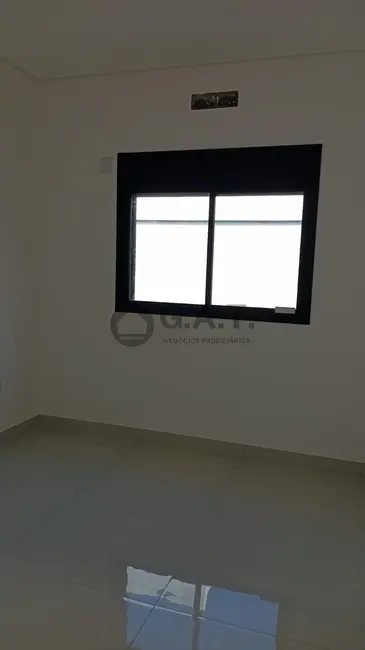 Casa de Condomínio com 3 quartos à venda, 140m2 em Wanel Ville, Sorocaba - SP - imagem 6 Foto 6 de Casa de Condomínio com 3 quartos à venda, 140m2 em Wanel Ville, Sorocaba - SP